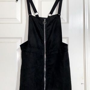 🍂Black velvet o-ring zip up overall dress